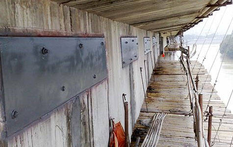 pasting steel plate to strengthen the concrete