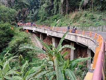 Strengthening of Cadas Pangeran Cantilever Road With Carbon FIber Reinforced Polymer(FRP)
